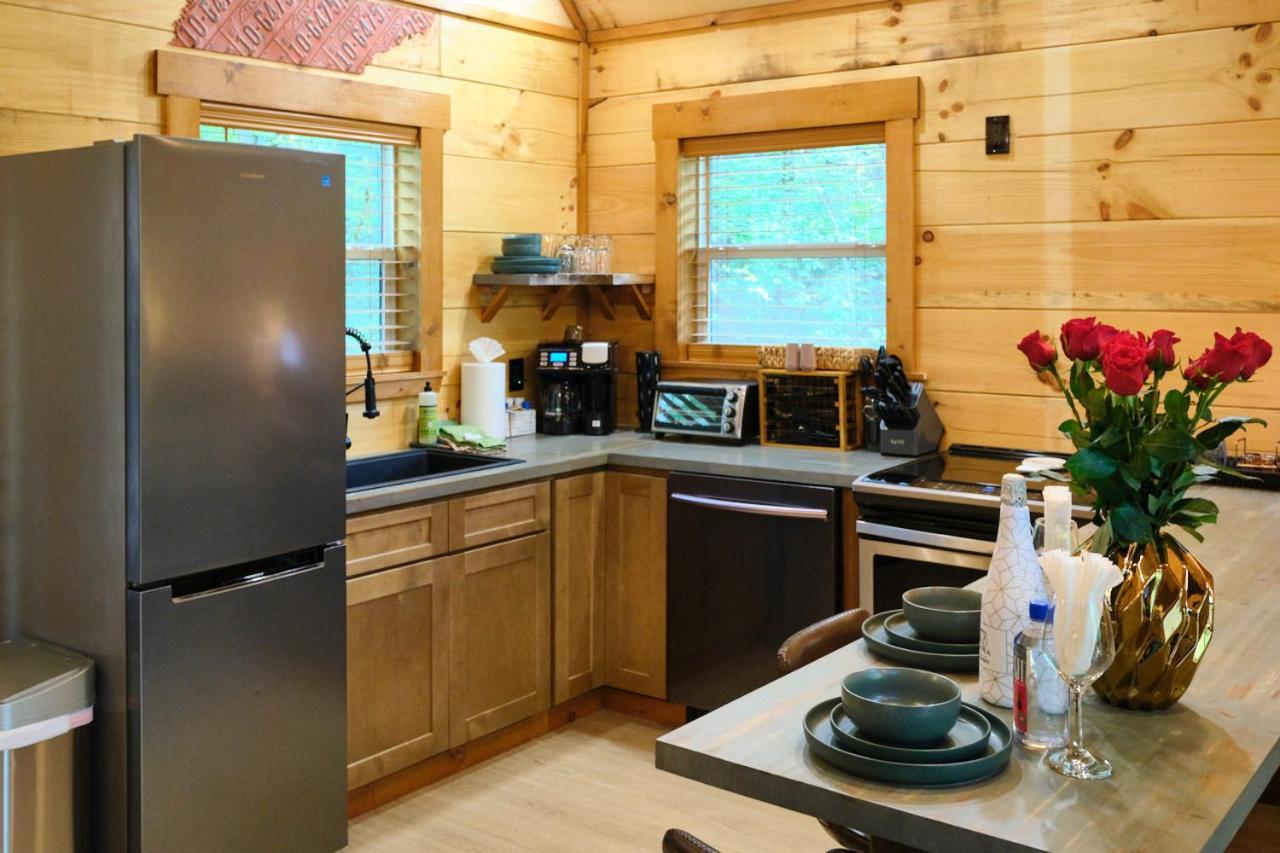 Chalet Emerald Forest! Romance, Luxury And Nature Mins To Pf And Gb *