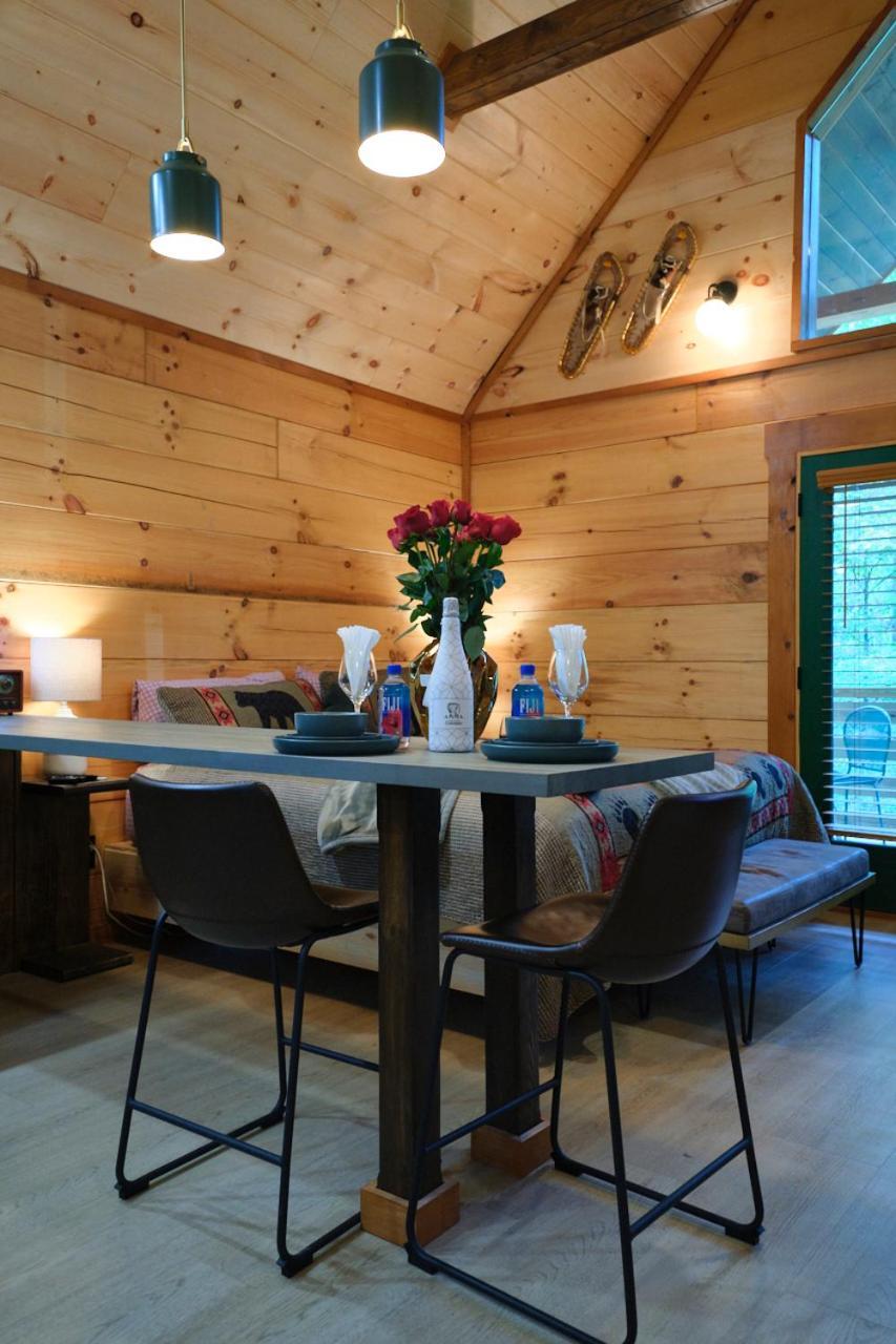 Emerald Forest! Romance, Luxury And Nature Mins To Pf And Gb Sevierville