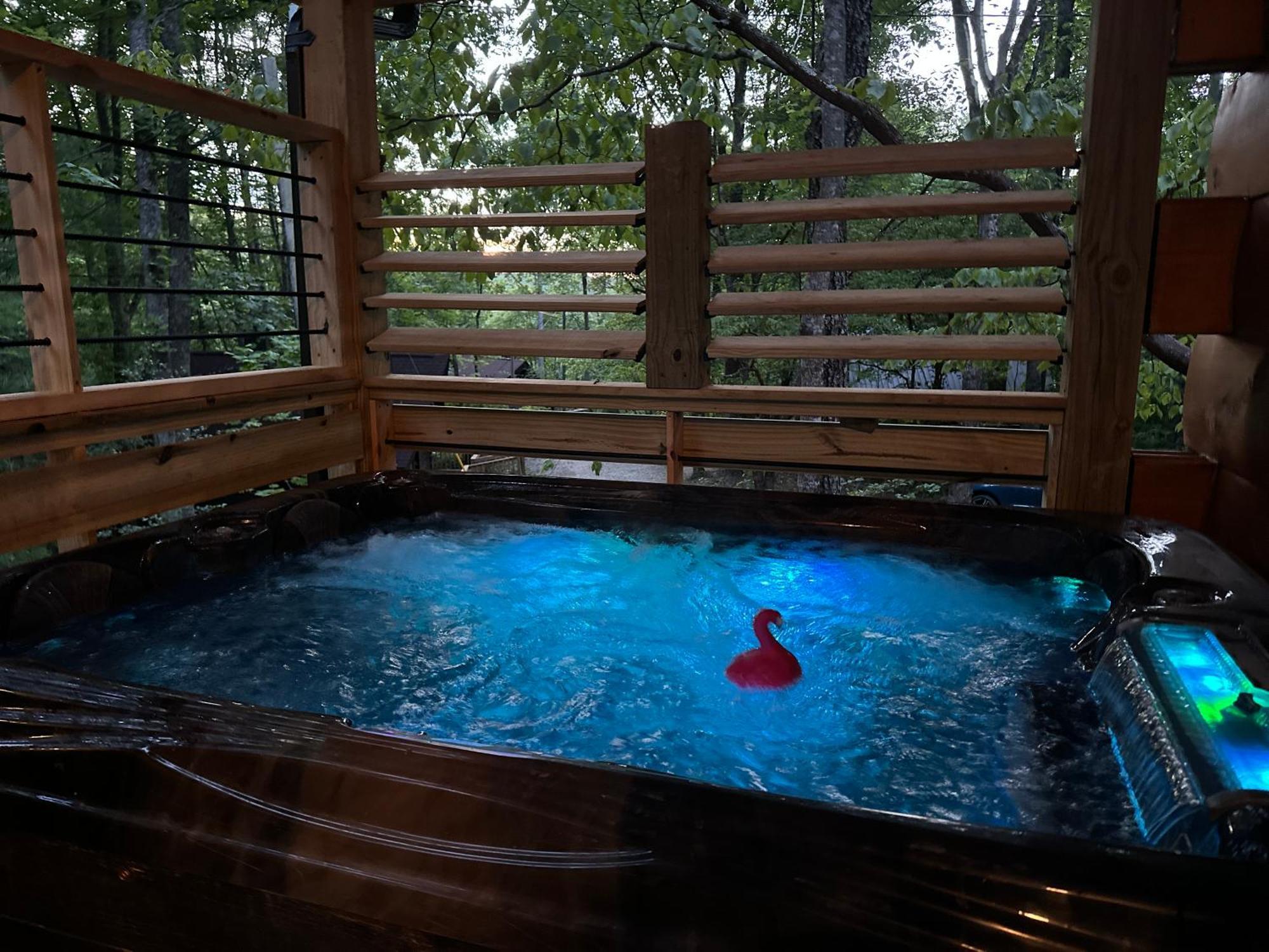 Chalet Emerald Forest! Romance, Luxury And Nature Mins To Pf And Gb *